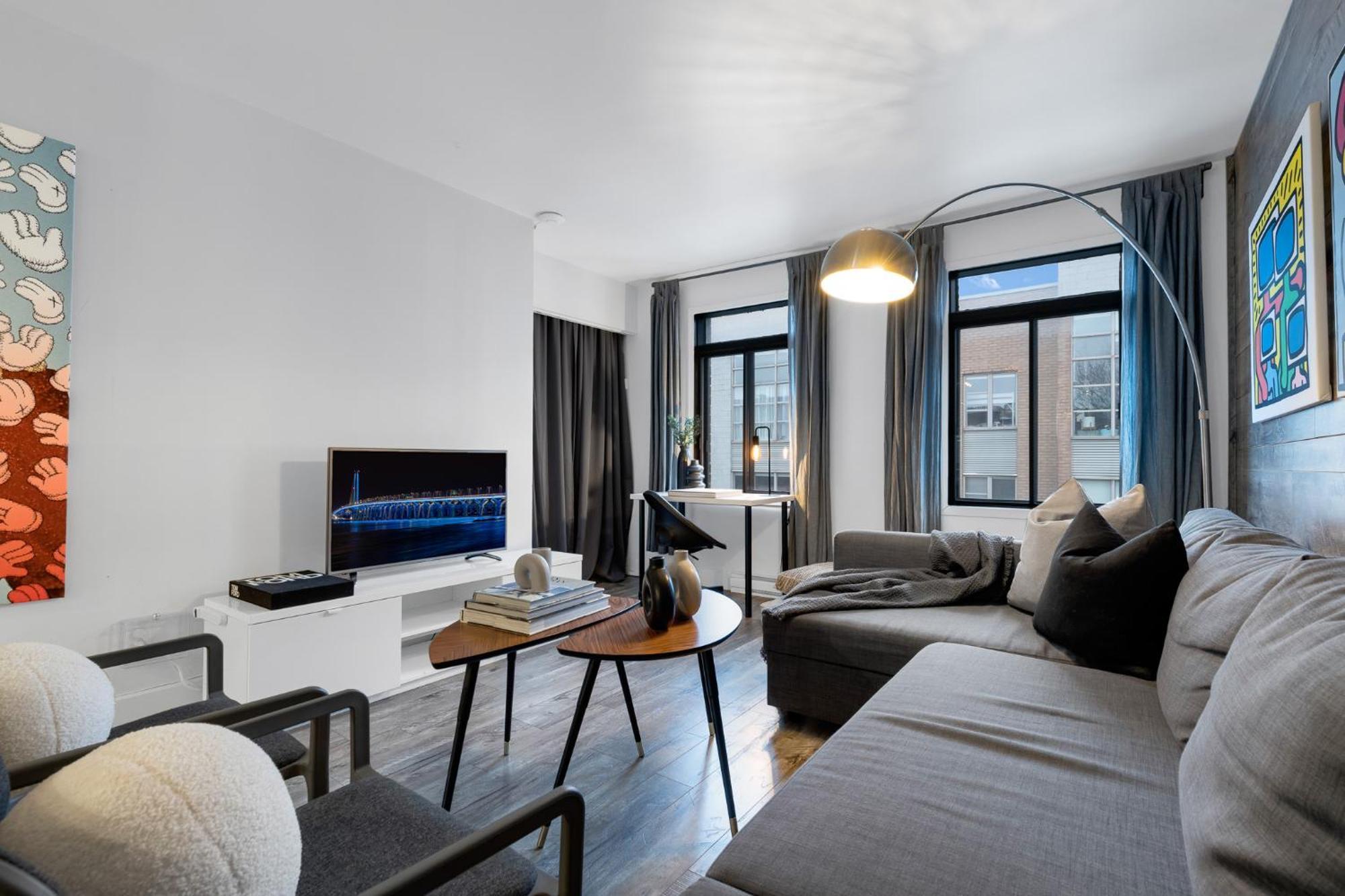 Апарт отель Liv Mtl Urban Монреаль Экстерьер фото